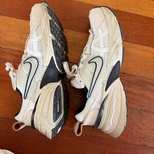 Nike Women’s V2K Run Sneaker